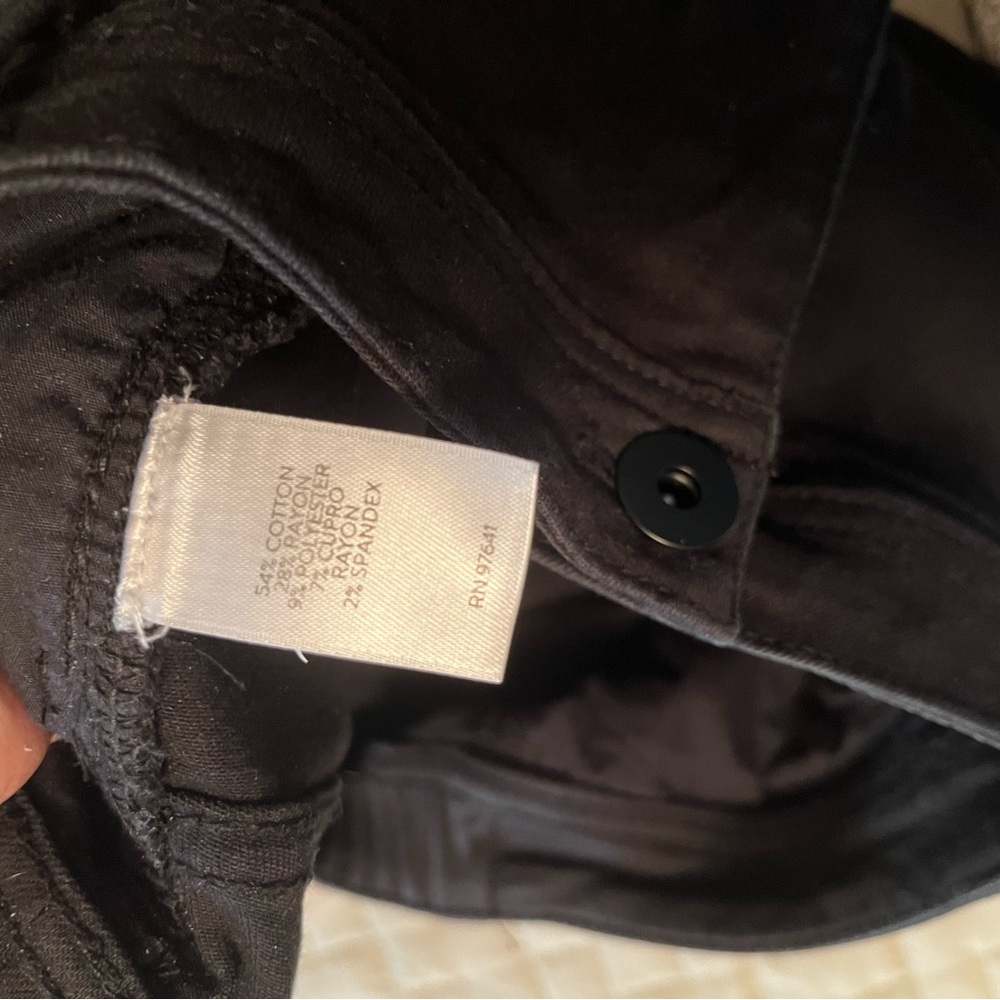 Black Button-Detail Pants - Picture 4 of 6